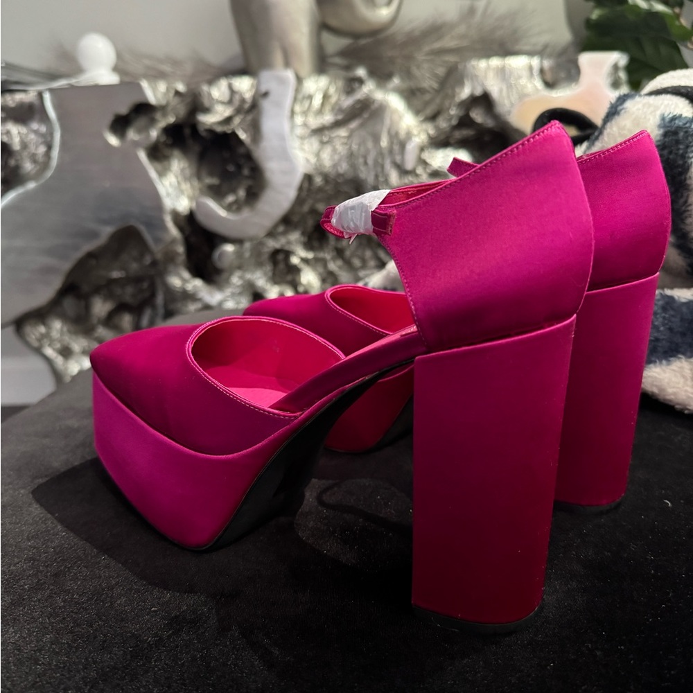 NEW Jeffrey Campbell Ovr N Out Fuschia
